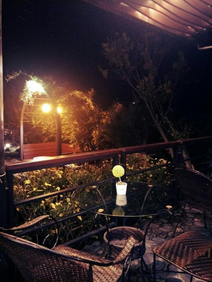 רן-איי Hua Mu Xing Jing B&B מראה חיצוני תמונה